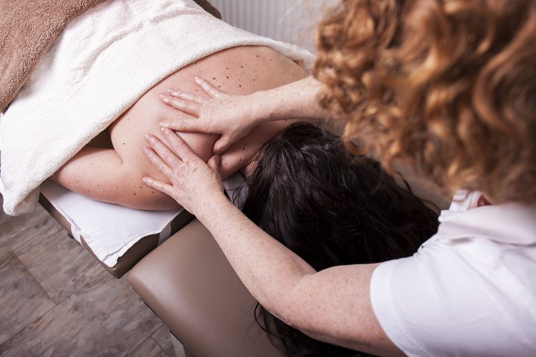 TuiNa massagetherapie bij chronische schouder klachten